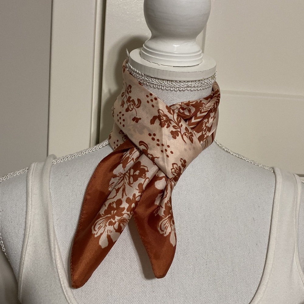 Vintage Rust & Cream Floral 26” x 27” Scarf With No Tag!